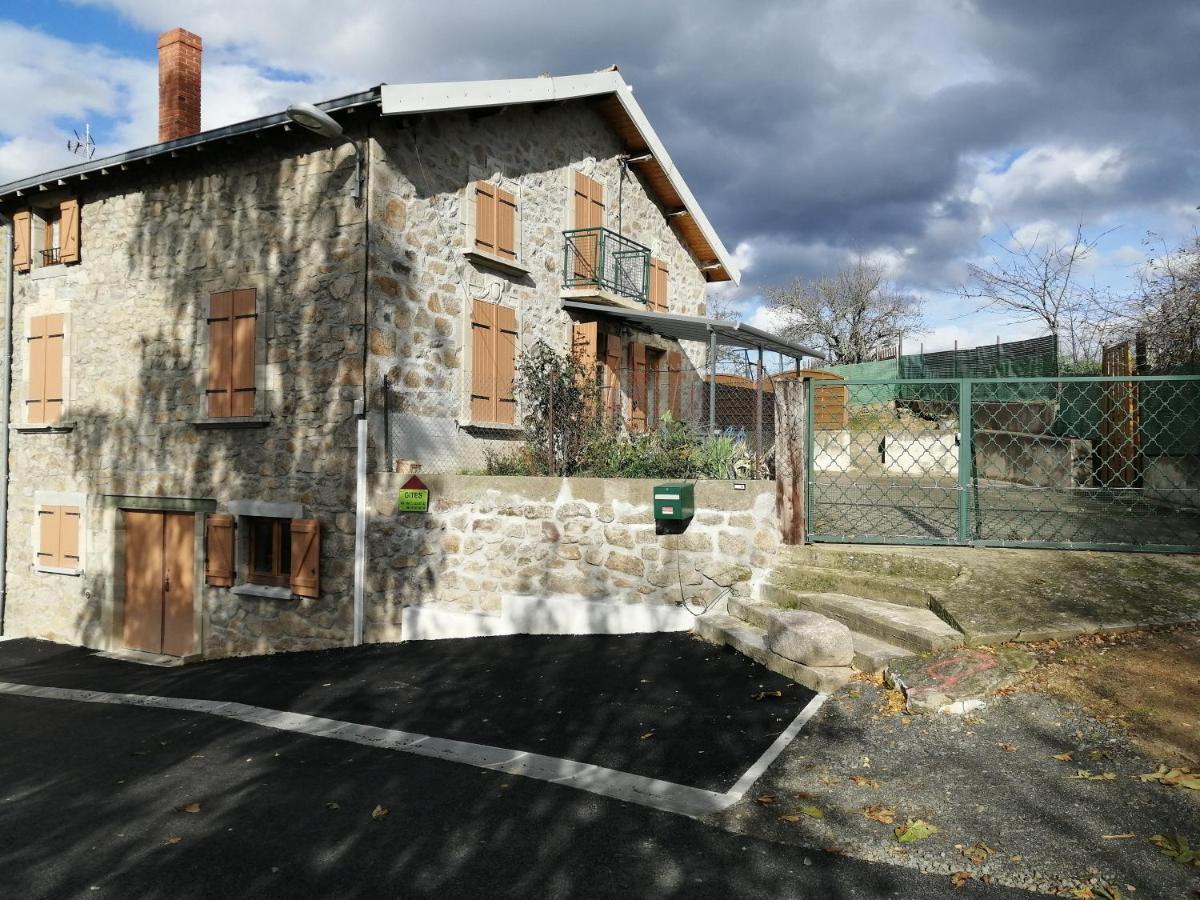Gite De Sauviat 25 Chemin Du Grand Pacher Le Bourg De Sauviat 63120 Экстерьер фото